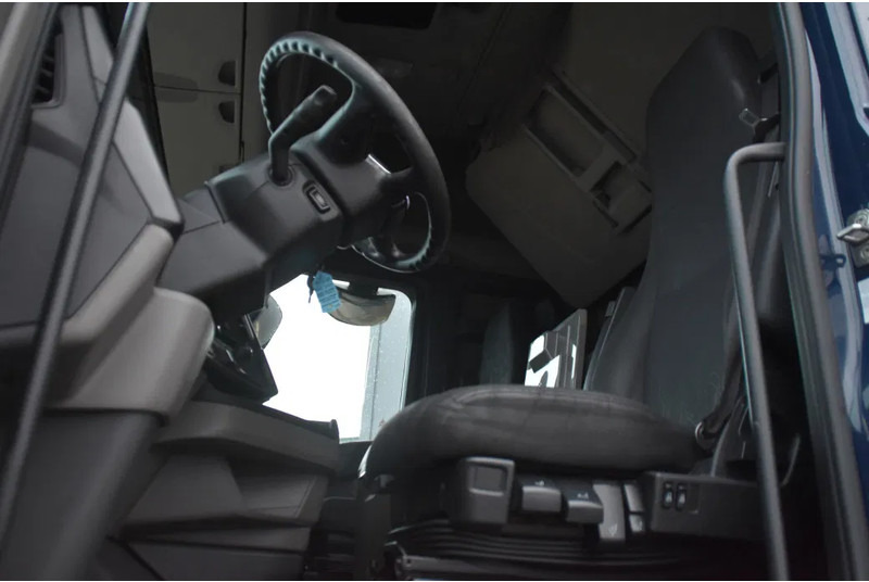 Scania S450 4x2NB - FULL AIR - 922 TKM - RETARDER - PARK. AIRCO - 2 x FUEL TANKS - TOP CONDITION - - Ťahač: obrázok 4 Scania S450 4x2NB - FULL AIR - 922 TKM - RETARDER - PARK. AIRCO - 2 x FUEL TANKS - TOP CONDITION - - Ťahač: obrázok 4