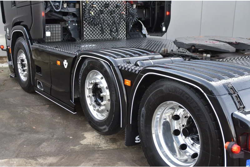 Scania S650 V8 NGS 6x2/4NB - 50 YEARS - FULL AIR - RETARDER - 453 TKM - FULL OPTIONS - EXHAUST PIPE - TOP CONDITION - - Ťahač: obrázok 4 Scania S650 V8 NGS 6x2/4NB - 50 YEARS - FULL AIR - RETARDER - 453 TKM - FULL OPTIONS - EXHAUST PIPE - TOP CONDITION - - Ťahač: obrázok 4