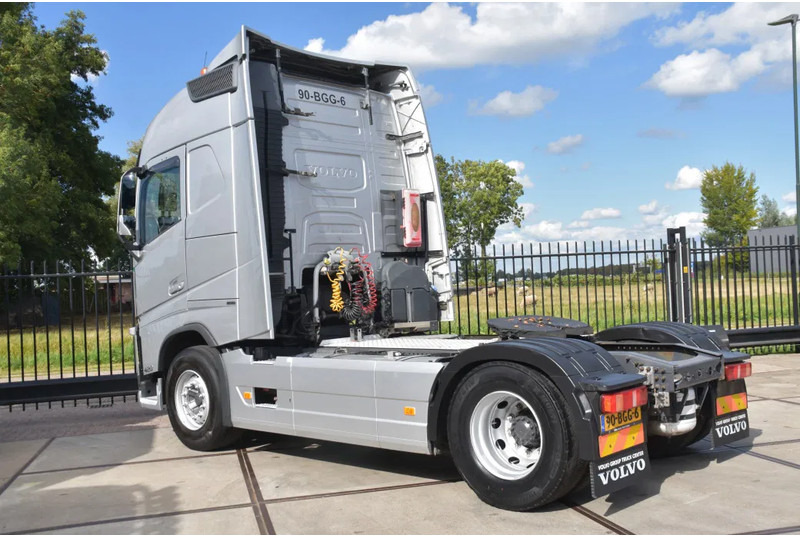 Volvo FH 420 Globe 4x2 - ADR FL - ONLY 670 TKM - PTO - AIRCO - DIFF. LOCK - GOOD CONDITION - - Ťahač: obrázok 3 Volvo FH 420 Globe 4x2 - ADR FL - ONLY 670 TKM - PTO - AIRCO - DIFF. LOCK - GOOD CONDITION - - Ťahač: obrázok 3