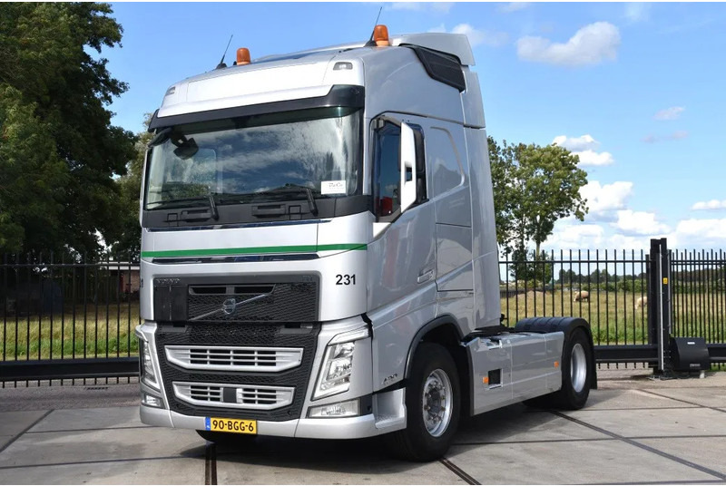 Volvo FH 420 Globe 4x2 - ADR FL - ONLY 670 TKM - PTO - AIRCO - DIFF. LOCK - GOOD CONDITION - - Ťahač: obrázok 2 Volvo FH 420 Globe 4x2 - ADR FL - ONLY 670 TKM - PTO - AIRCO - DIFF. LOCK - GOOD CONDITION - - Ťahač: obrázok 2