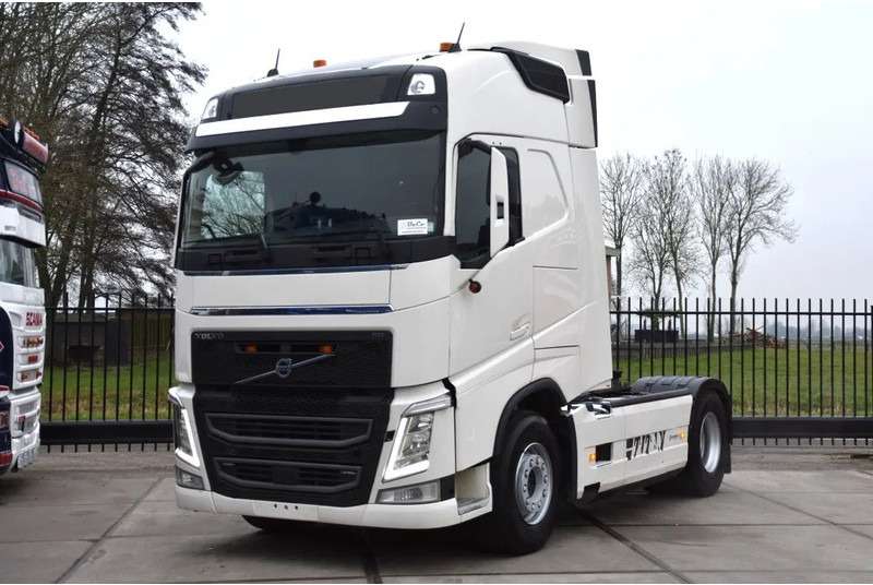 Volvo FH 460 Globe 4x2 - FULL AIR - 628 TKM - HYDRAULIC SYSTEM - PTO - NAVI - 2 x FUEL TANKS - - Ťahač: obrázok 2 Volvo FH 460 Globe 4x2 - FULL AIR - 628 TKM - HYDRAULIC SYSTEM - PTO - NAVI - 2 x FUEL TANKS - - Ťahač: obrázok 2