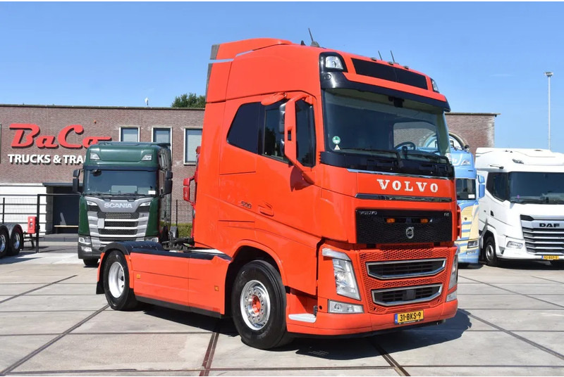 Volvo FH 500 Globetrotter 4x2 - 631 TKM - I PARK COOL - LEATHER SEATS - NAVI - 2 x FUEL TANKS - XENON - - Ťahač: obrázok 1 Volvo FH 500 Globetrotter 4x2 - 631 TKM - I PARK COOL - LEATHER SEATS - NAVI - 2 x FUEL TANKS - XENON - - Ťahač: obrázok 1