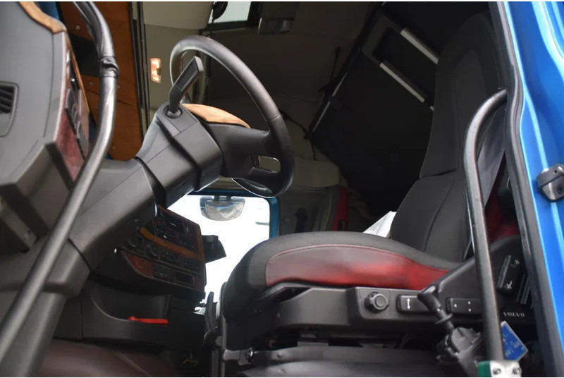 Volvo FH 540 Globe 6x2/4 - 633 TKM - HYDRAULICS - PTO - 2 BEDS - XENON - GOOD CONDITION - - Ťahač: obrázok 4 Volvo FH 540 Globe 6x2/4 - 633 TKM - HYDRAULICS - PTO - 2 BEDS - XENON - GOOD CONDITION - - Ťahač: obrázok 4