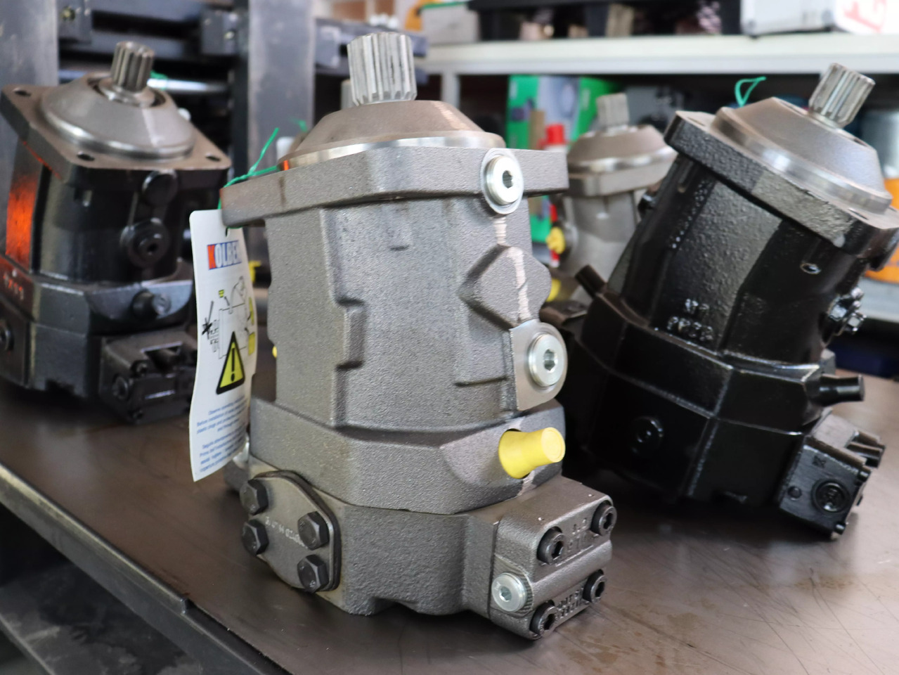 REXROTH A6VM060HA2T30004F/71MWV0M4Z8200-0 - Hydraulický motor pre Manipulačná technika: obrázok 1 REXROTH A6VM060HA2T30004F/71MWV0M4Z8200-0 - Hydraulický motor pre Manipulačná technika: obrázok 1