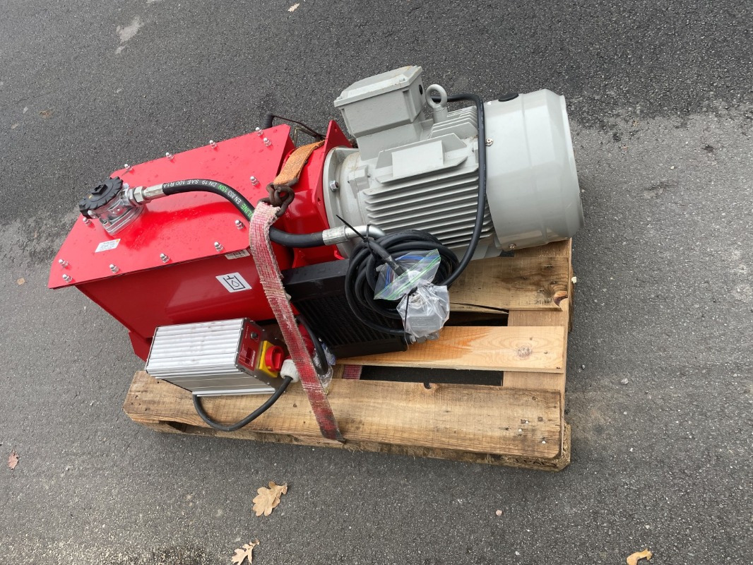 Aggregat 11KW - Nástroj/ Vybavenie: obrázok 3 Aggregat 11KW - Nástroj/ Vybavenie: obrázok 3