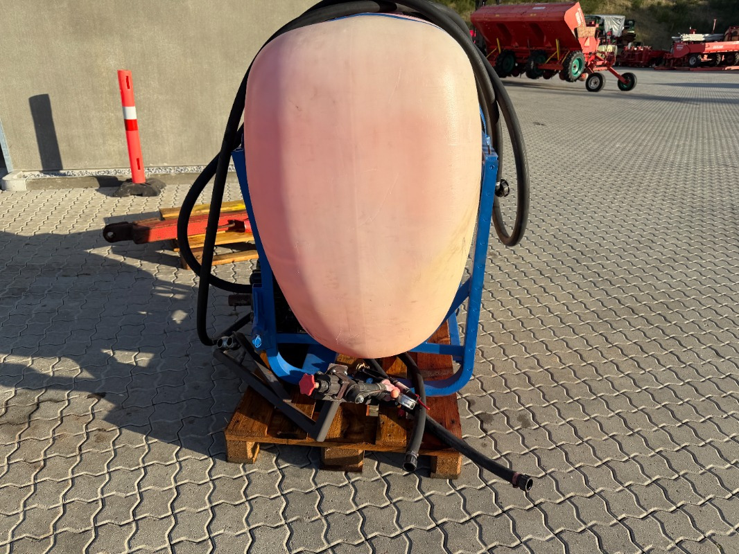 Kverneland UN-3300 - Kombajn: obrázok 5 Kverneland UN-3300 - Kombajn: obrázok 5