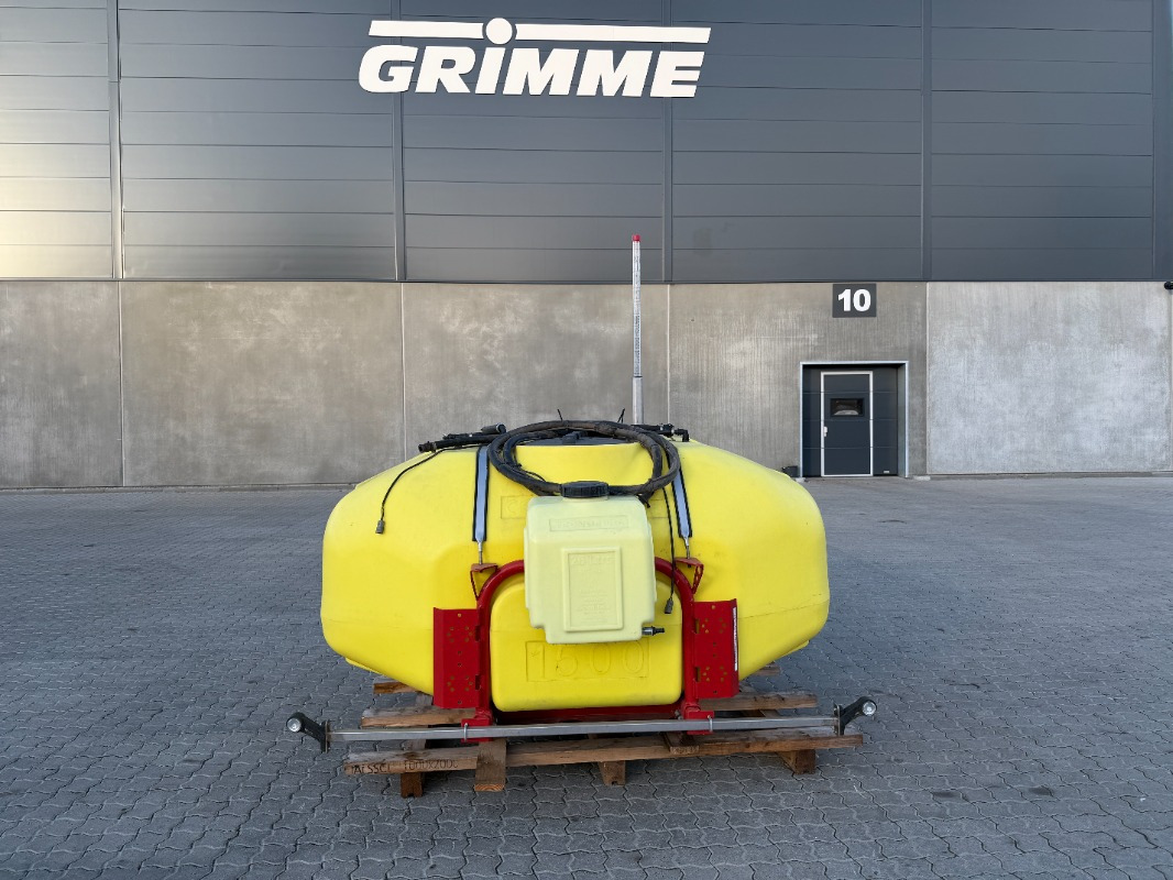 Tecnocar Tecnospra 1500 Fronttank - Kombajn: obrázok 1 Tecnocar Tecnospra 1500 Fronttank - Kombajn: obrázok 1