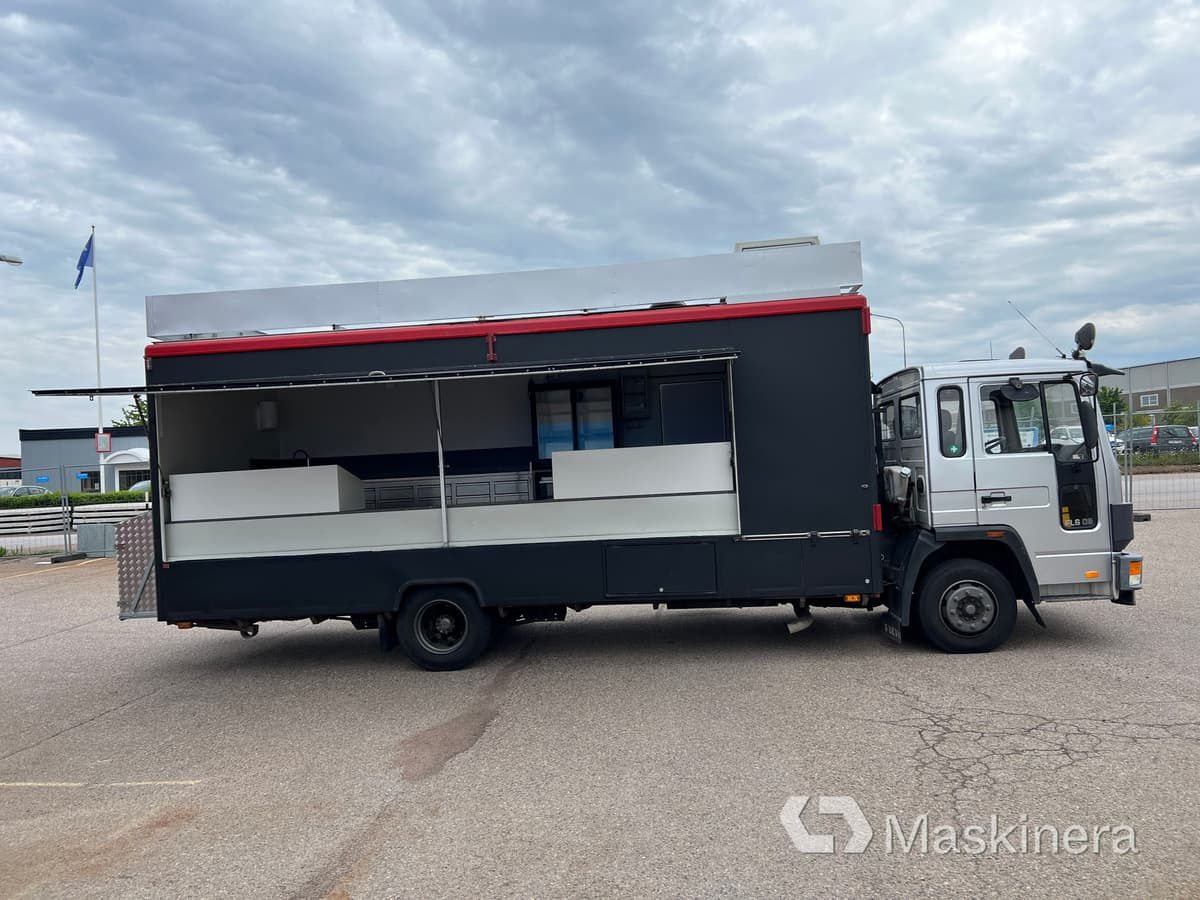 Foodtruck Volvo FL611 4X2 - Pojazdná predajňa: obrázok 4 Foodtruck Volvo FL611 4X2 - Pojazdná predajňa: obrázok 4
