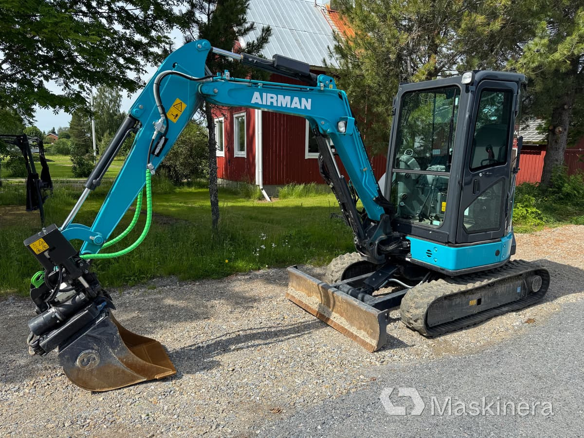 Grävmaskin Airman AX33u-7 med tillbehör - Pásové rýpadlo: obrázok 1 Grävmaskin Airman AX33u-7 med tillbehör - Pásové rýpadlo: obrázok 1