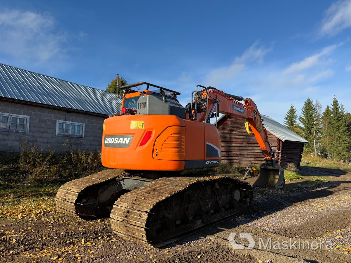 Grävmaskin Doosan DX140LCR-5 / Skördaraggregat 25RH - Pásové rýpadlo: obrázok 5 Grävmaskin Doosan DX140LCR-5 / Skördaraggregat 25RH - Pásové rýpadlo: obrázok 5