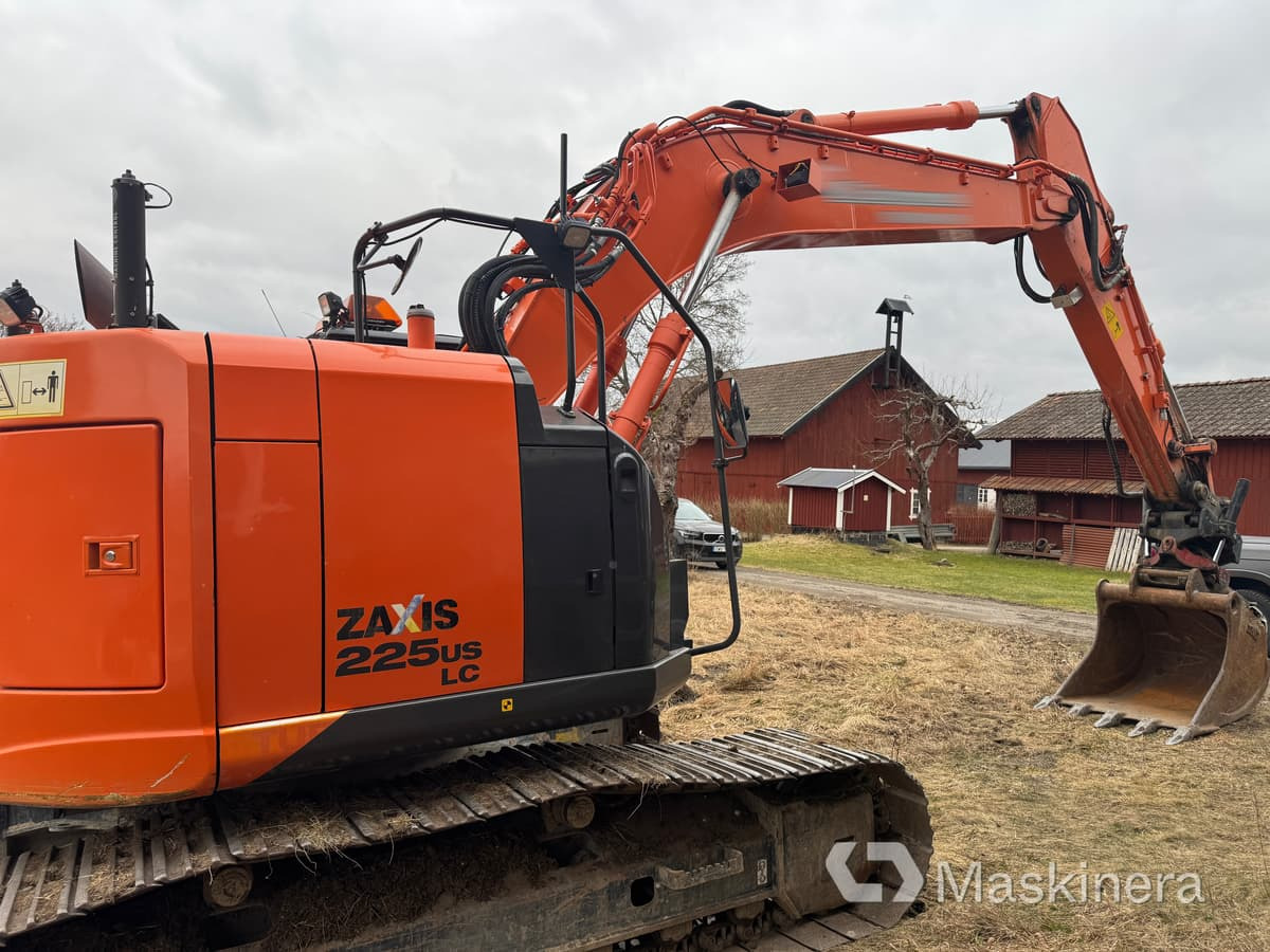 Grävmaskin Hitachi ZX225USLC-5B med redskap - Pásové rýpadlo: obrázok 5 Grävmaskin Hitachi ZX225USLC-5B med redskap - Pásové rýpadlo: obrázok 5