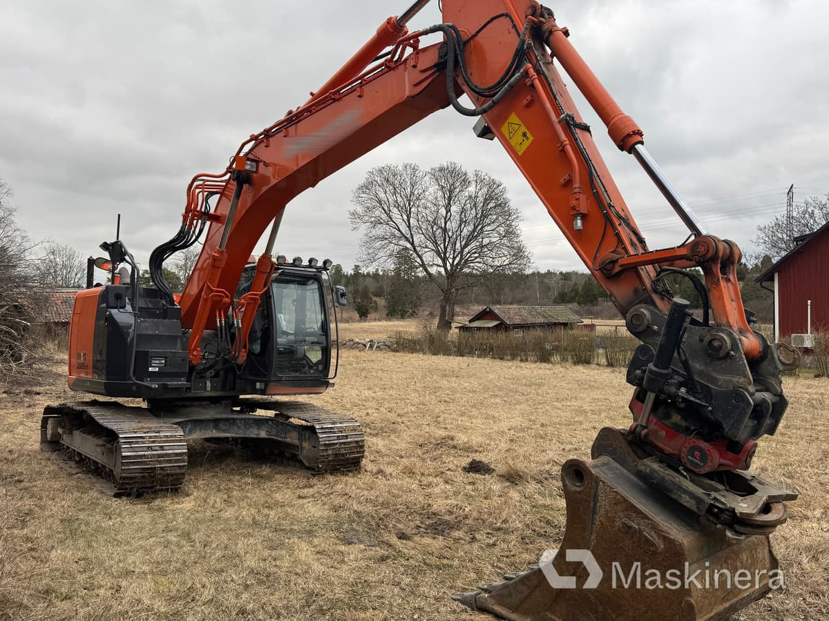 Grävmaskin Hitachi ZX225USLC-5B med redskap - Pásové rýpadlo: obrázok 3 Grävmaskin Hitachi ZX225USLC-5B med redskap - Pásové rýpadlo: obrázok 3
