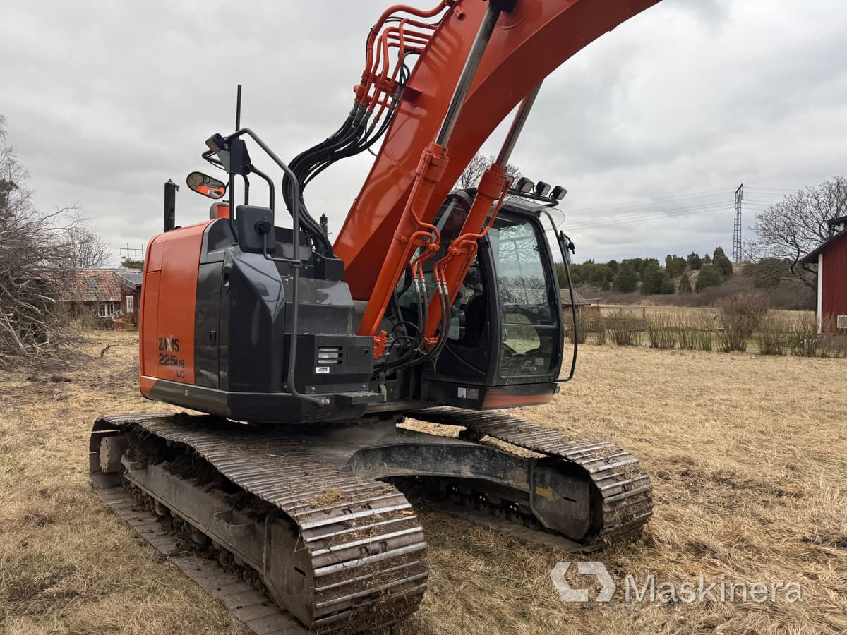 Grävmaskin Hitachi ZX225USLC-5B med redskap - Pásové rýpadlo: obrázok 4 Grävmaskin Hitachi ZX225USLC-5B med redskap - Pásové rýpadlo: obrázok 4