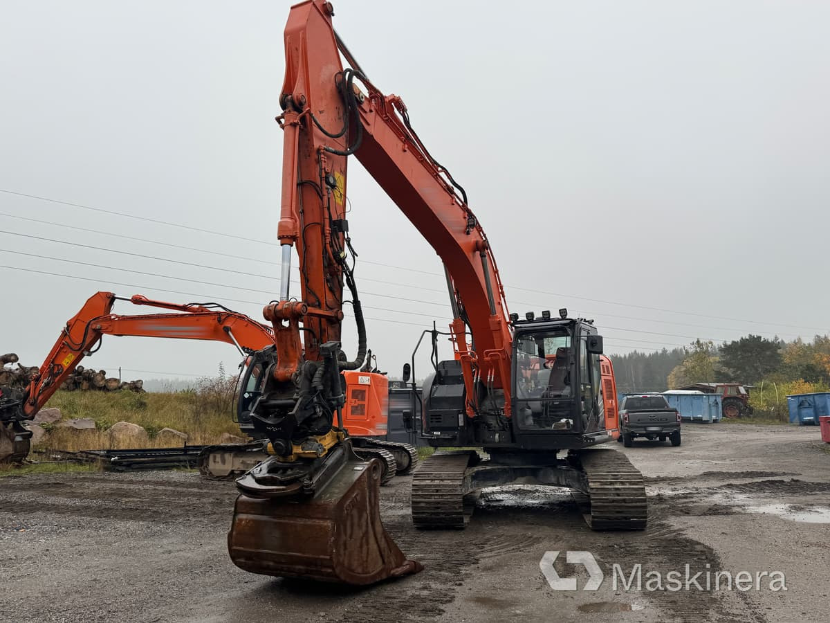 Grävmaskin Hitachi ZX225USLC-6 - Pásové rýpadlo: obrázok 2 Grävmaskin Hitachi ZX225USLC-6 - Pásové rýpadlo: obrázok 2