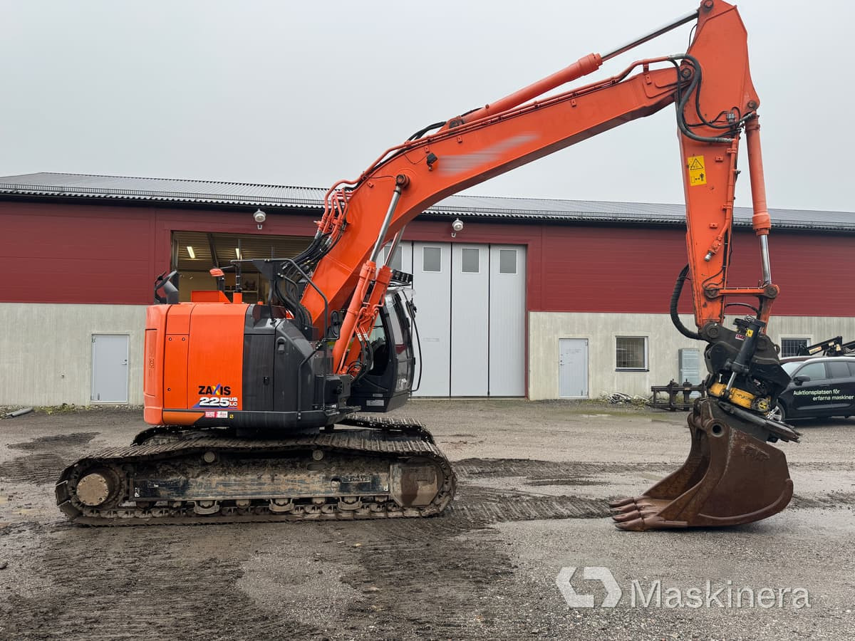 Grävmaskin Hitachi ZX225USLC-6 - Pásové rýpadlo: obrázok 4 Grävmaskin Hitachi ZX225USLC-6 - Pásové rýpadlo: obrázok 4