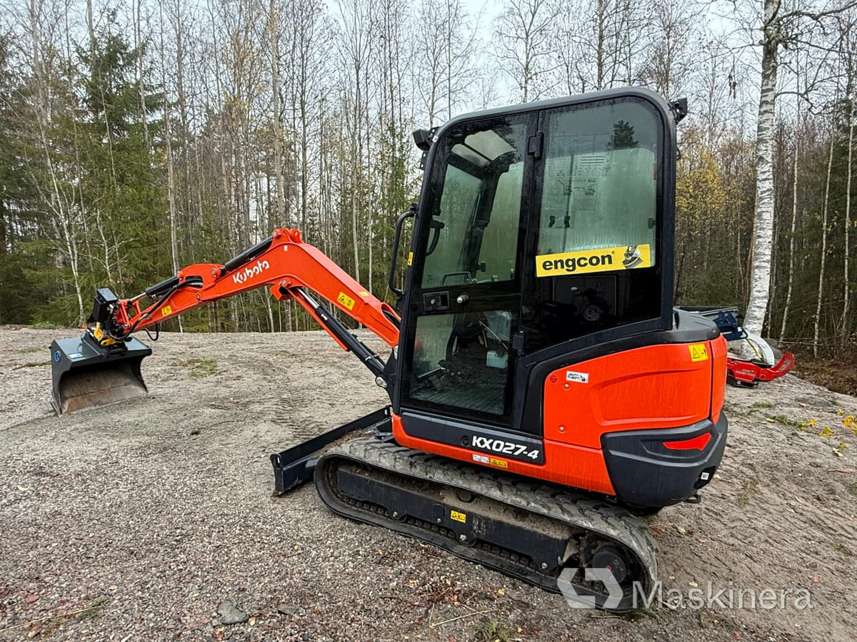 Grävmaskin Kubota KX027-4 med flera redskap - Pásové rýpadlo: obrázok 3 Grävmaskin Kubota KX027-4 med flera redskap - Pásové rýpadlo: obrázok 3