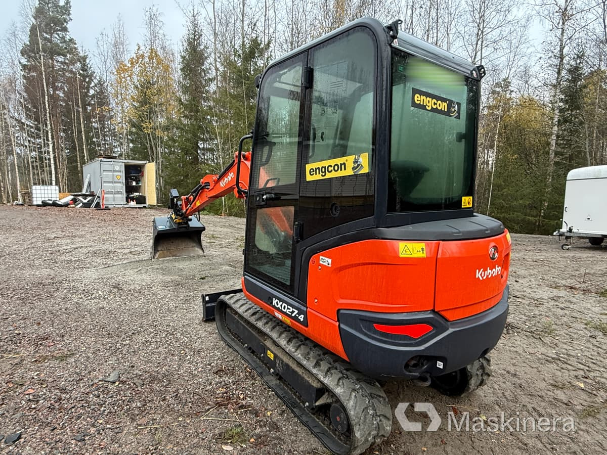 Grävmaskin Kubota KX027-4 med flera redskap - Pásové rýpadlo: obrázok 4 Grävmaskin Kubota KX027-4 med flera redskap - Pásové rýpadlo: obrázok 4