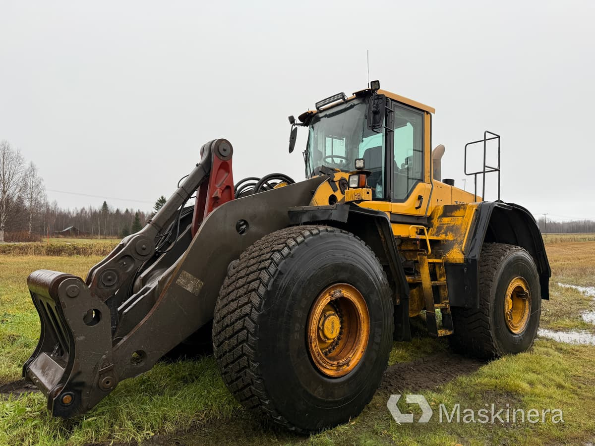 Hjullastare Volvo L220F & Lastarskopa - Kolesový nakladač: obrázok 1 Hjullastare Volvo L220F & Lastarskopa - Kolesový nakladač: obrázok 1