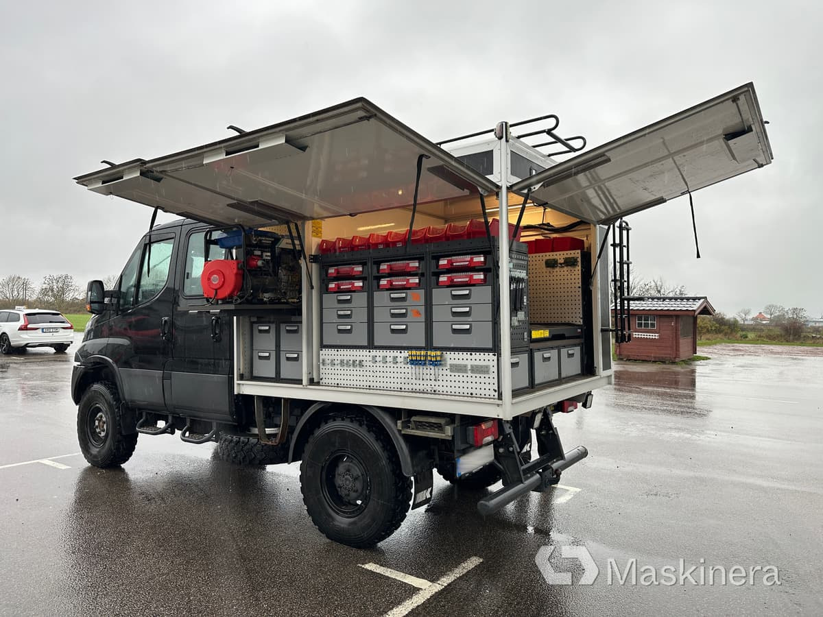 Iveco Daily 55-180 4x4 3.0 Arbetsbil Iveco Daily 4x4 3.0 - Furgon: obrázok 3 Iveco Daily 55-180 4x4 3.0 Arbetsbil Iveco Daily 4x4 3.0 - Furgon: obrázok 3