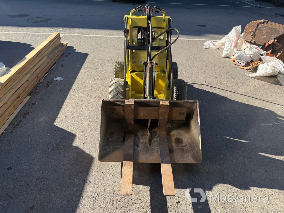 Minilastare Skidtser M10X - Šmykom riadený nakladač: obrázok 2 Minilastare Skidtser M10X - Šmykom riadený nakladač: obrázok 2