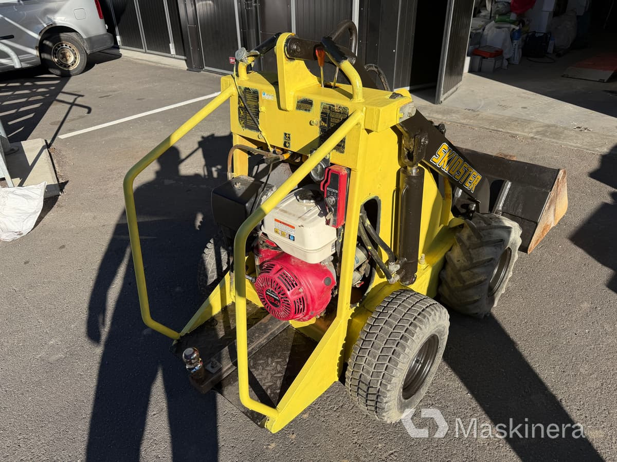 Minilastare Skidtser M10X - Šmykom riadený nakladač: obrázok 5 Minilastare Skidtser M10X - Šmykom riadený nakladač: obrázok 5