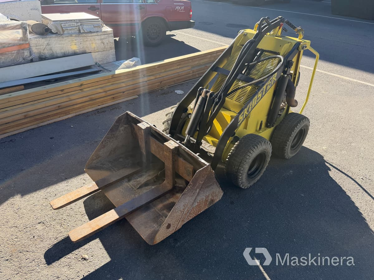 Minilastare Skidtser M10X - Šmykom riadený nakladač: obrázok 1 Minilastare Skidtser M10X - Šmykom riadený nakladač: obrázok 1