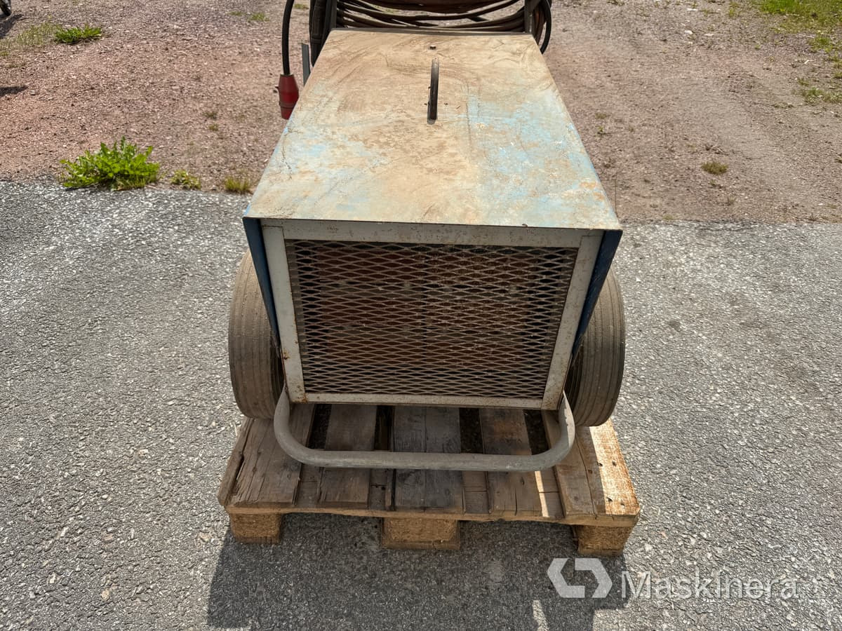Svets Luna LDU 300 (rep.objekt) - Zváracia technika: obrázok 2 Svets Luna LDU 300 (rep.objekt) - Zváracia technika: obrázok 2