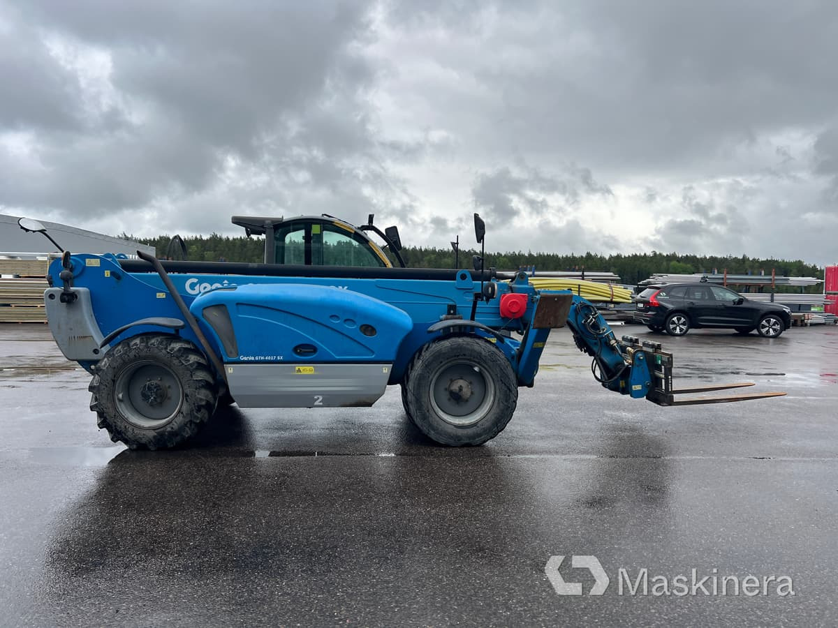 Teleskoplastare Genie GTH 4017SX med tillbehör - Teleskopický nakladač: obrázok 5 Teleskoplastare Genie GTH 4017SX med tillbehör - Teleskopický nakladač: obrázok 5
