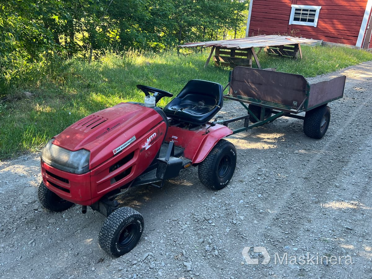 Trädgårdstraktor MTD B/115 med tippvagn - Traktor: obrázok 1 Trädgårdstraktor MTD B/115 med tippvagn - Traktor: obrázok 1