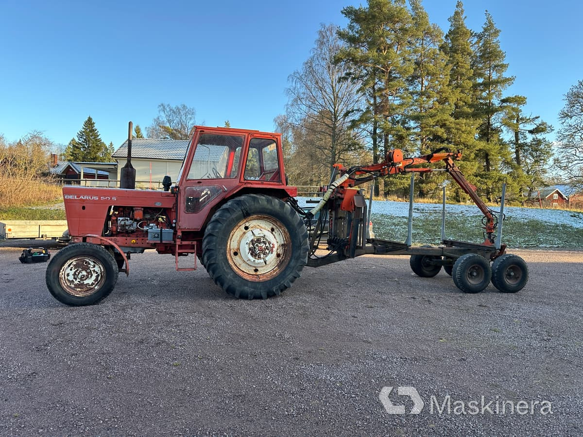 Traktor Belarus 50S med skogsvagn och lastare - Traktor: obrázok 2 Traktor Belarus 50S med skogsvagn och lastare - Traktor: obrázok 2
