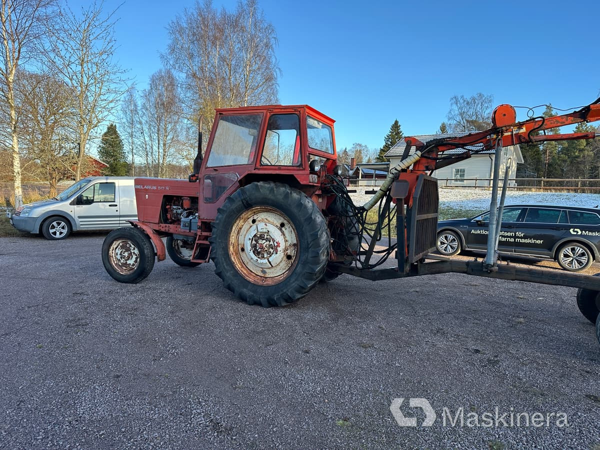 Traktor Belarus 50S med skogsvagn och lastare - Traktor: obrázok 3 Traktor Belarus 50S med skogsvagn och lastare - Traktor: obrázok 3