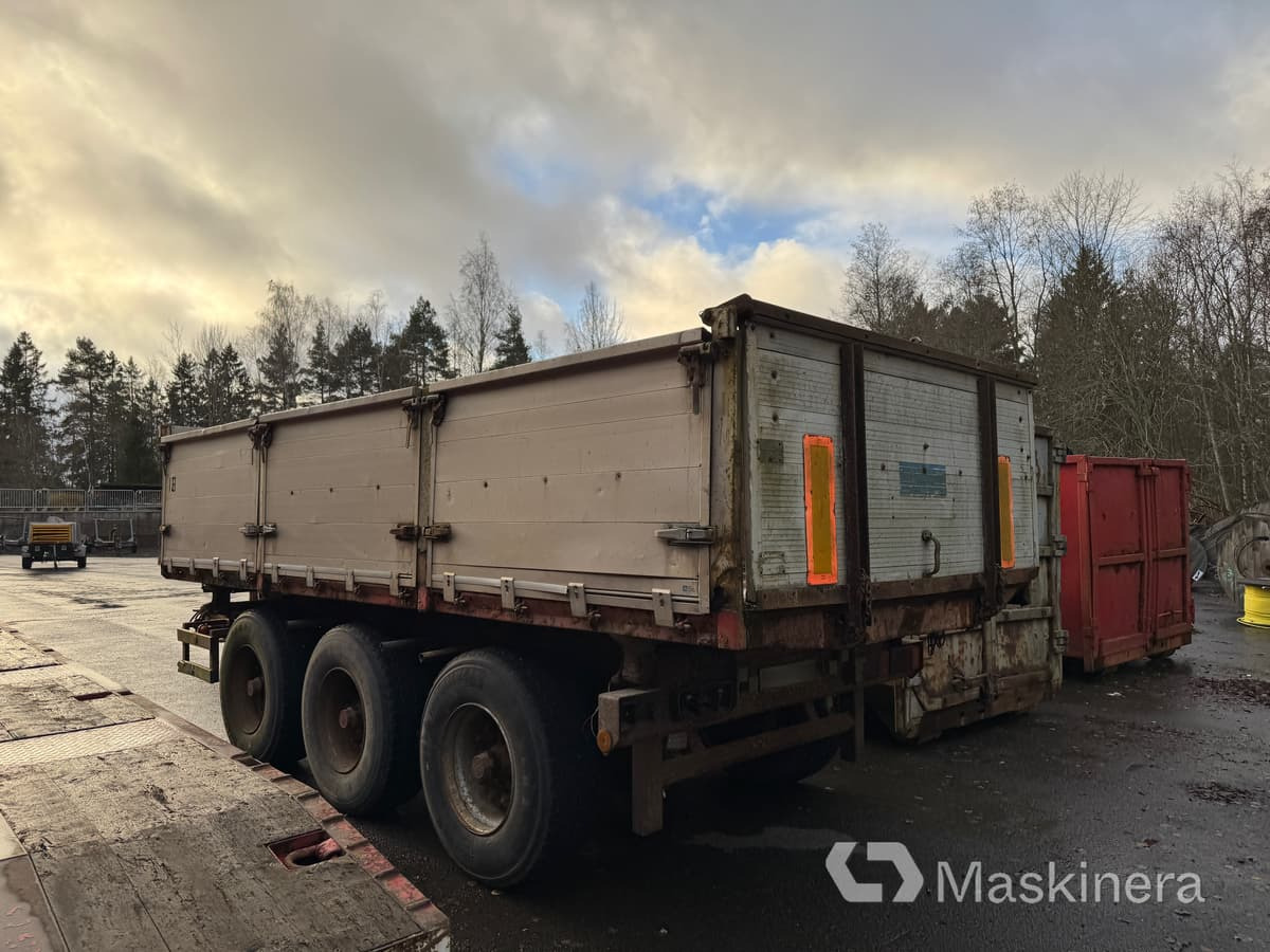 Tridemkärra Kilafors SKB3-T58 (Rep. objekt) - Plošinový/ Valníkový príves: obrázok 3 Tridemkärra Kilafors SKB3-T58 (Rep. objekt) - Plošinový/ Valníkový príves: obrázok 3