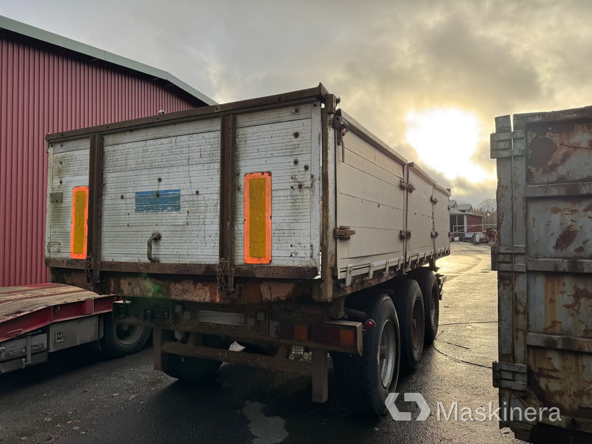 Tridemkärra Kilafors SKB3-T58 (Rep. objekt) - Plošinový/ Valníkový príves: obrázok 5 Tridemkärra Kilafors SKB3-T58 (Rep. objekt) - Plošinový/ Valníkový príves: obrázok 5