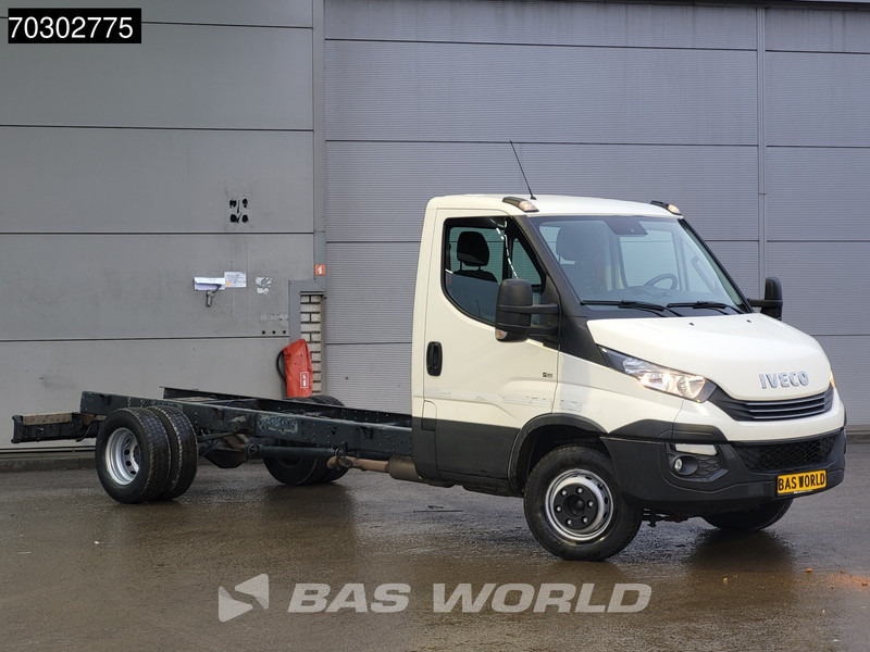 Iveco Daily 70C21 3.0L Automaat Luchtvering 435cm WB 210PK Chassis Cabine Airco Cruise Standkachel Euro6 Chassis Fahrgestell Airco Cruise co - Dodávka: obrázok 3 Iveco Daily 70C21 3.0L Automaat Luchtvering 435cm WB 210PK Chassis Cabine Airco Cruise Standkachel Euro6 Chassis Fahrgestell Airco Cruise co - Dodávka: obrázok 3