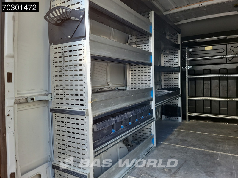 Iveco Daily 35S14 L2H2 Navi Camera Airco L2 10,8m3 Airco - Furgon: obrázok 5 Iveco Daily 35S14 L2H2 Navi Camera Airco L2 10,8m3 Airco - Furgon: obrázok 5