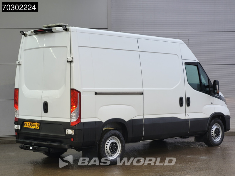 Iveco Daily 35S16 Automaat L2H2 3,5t Trekhaak ACC Navi Airco Camera Werkplaatsinrichting Euro6 L2 Airco Trekhaak - Furgon: obrázok 5 Iveco Daily 35S16 Automaat L2H2 3,5t Trekhaak ACC Navi Airco Camera Werkplaatsinrichting Euro6 L2 Airco Trekhaak - Furgon: obrázok 5