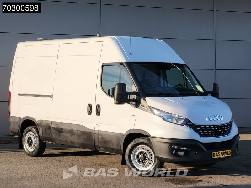 Iveco Daily 35S16 Automaat L2H2 3,5t Trekhaak Navi Airco Cruise Camera Standkachel Euro6 L2 Airco Trekhaak - Furgon: obrázok 5 Iveco Daily 35S16 Automaat L2H2 3,5t Trekhaak Navi Airco Cruise Camera Standkachel Euro6 L2 Airco Trekhaak - Furgon: obrázok 5