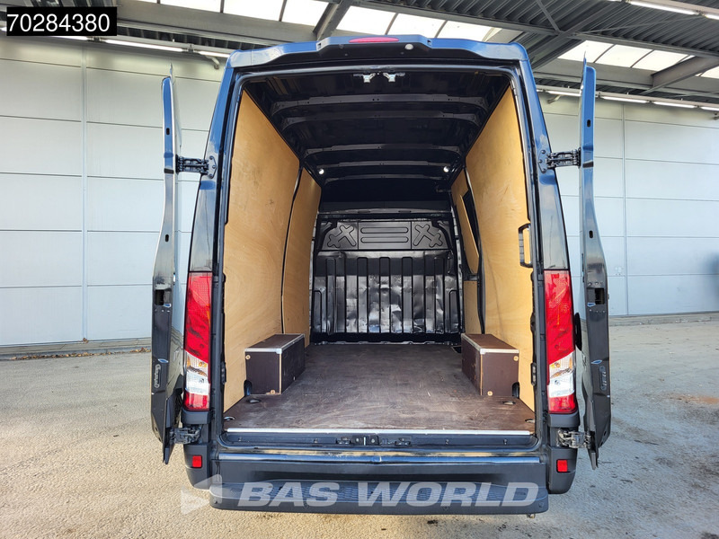 Iveco Daily 35S18 3.0L Automaat 180PK L2H2 ACC Navi LED Camera Parkeersensoren 3,5t Trekgewicht Euro6 L2 12m3 Airco - Furgon: obrázok 3 Iveco Daily 35S18 3.0L Automaat 180PK L2H2 ACC Navi LED Camera Parkeersensoren 3,5t Trekgewicht Euro6 L2 12m3 Airco - Furgon: obrázok 3