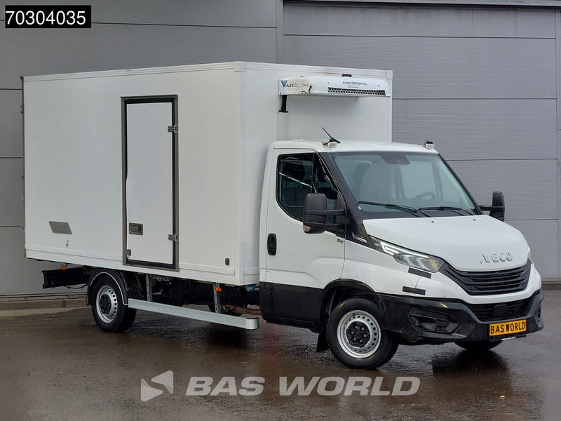 Iveco Daily 35S18 3.0L Automaat Koelwagen 230v Stekker Zijdeur Achterdeuren 180PK ACC LED Navi Airco Euro6 Bakwagen Gekoeld Koel Koeler Kühl - Chladiarenská dodávka: obrázok 3 Iveco Daily 35S18 3.0L Automaat Koelwagen 230v Stekker Zijdeur Achterdeuren 180PK ACC LED Navi Airco Euro6 Bakwagen Gekoeld Koel Koeler Kühl - Chladiarenská dodávka: obrázok 3