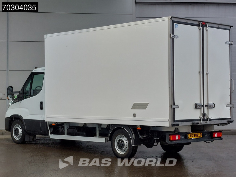 Iveco Daily 35S18 3.0L Automaat Koelwagen 230v Stekker Zijdeur Achterdeuren 180PK ACC LED Navi Airco Euro6 Bakwagen Gekoeld Koel Koeler Kühl - Chladiarenská dodávka: obrázok 2 Iveco Daily 35S18 3.0L Automaat Koelwagen 230v Stekker Zijdeur Achterdeuren 180PK ACC LED Navi Airco Euro6 Bakwagen Gekoeld Koel Koeler Kühl - Chladiarenská dodávka: obrázok 2
