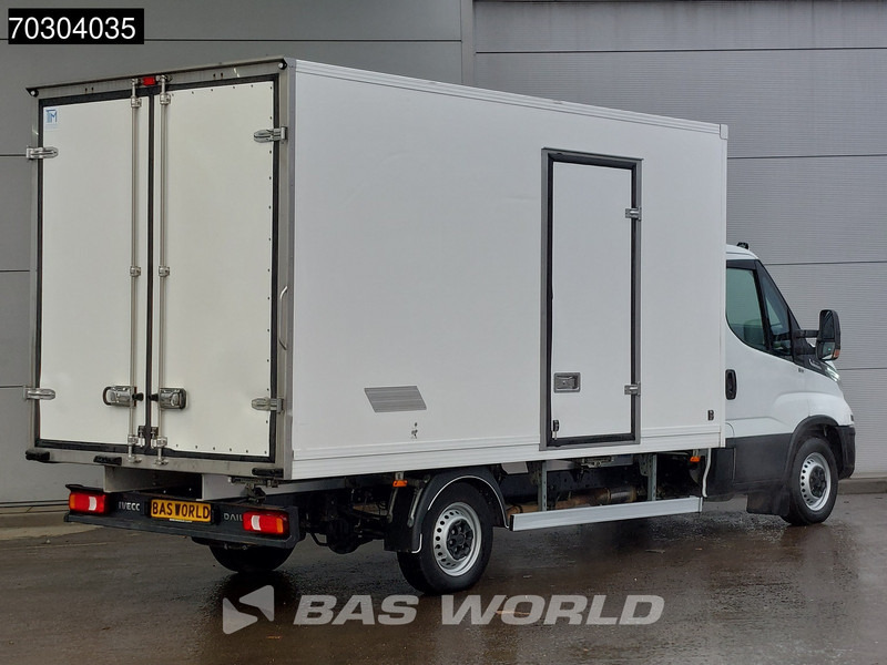 Iveco Daily 35S18 3.0L Automaat Koelwagen 230v Stekker Zijdeur Achterdeuren 180PK ACC LED Navi Airco Euro6 Bakwagen Gekoeld Koel Koeler Kühl - Chladiarenská dodávka: obrázok 5 Iveco Daily 35S18 3.0L Automaat Koelwagen 230v Stekker Zijdeur Achterdeuren 180PK ACC LED Navi Airco Euro6 Bakwagen Gekoeld Koel Koeler Kühl - Chladiarenská dodávka: obrázok 5