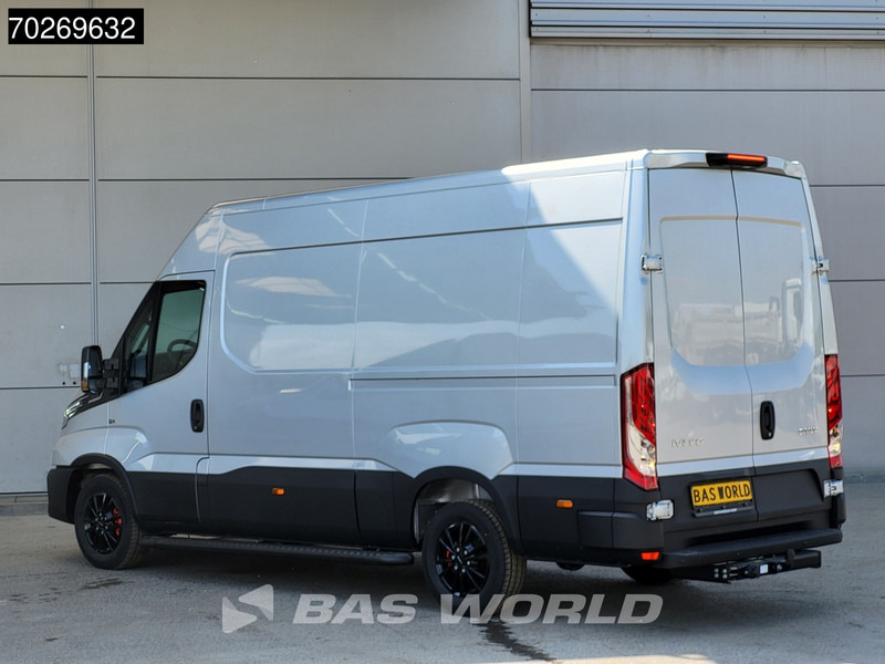 Iveco Daily 35S21 210PK 3.0L Automaat 2025 Black Edition model L3H2 ACC LED Tacho CarPlay Velgen Camera 12m3 Airco Trekhaak - Furgon: obrázok 2 Iveco Daily 35S21 210PK 3.0L Automaat 2025 Black Edition model L3H2 ACC LED Tacho CarPlay Velgen Camera 12m3 Airco Trekhaak - Furgon: obrázok 2
