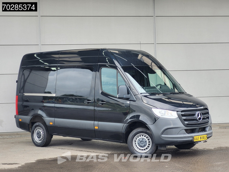 Mercedes-Benz Sprinter 317 CDI Automaat 3,5t Trekhaak L2H2 170PK Airco Camera MBUX Euro6 L2 12m3 Airco Trekhaak - Furgon: obrázok 5 Mercedes-Benz Sprinter 317 CDI Automaat 3,5t Trekhaak L2H2 170PK Airco Camera MBUX Euro6 L2 12m3 Airco Trekhaak - Furgon: obrázok 5
