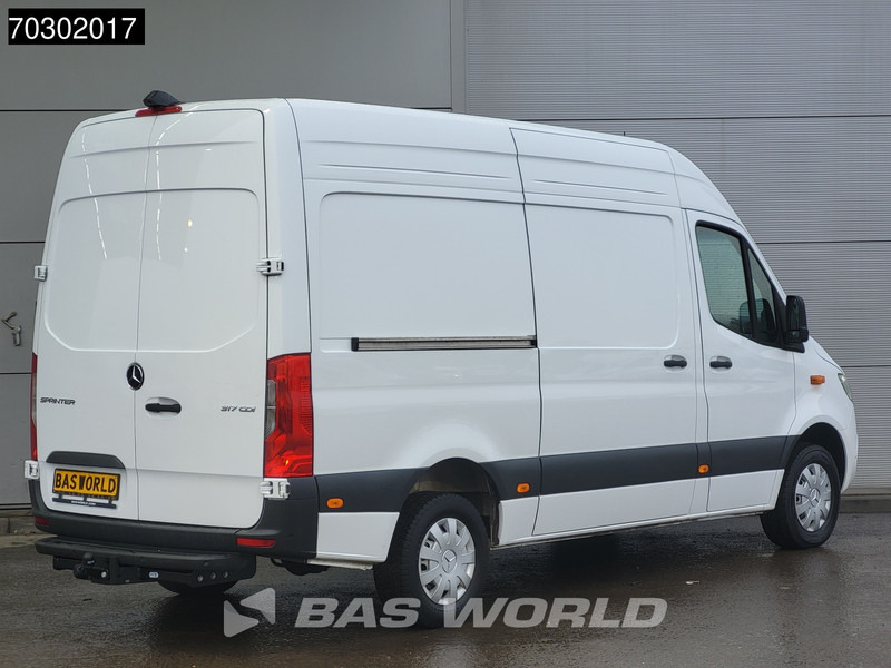 Mercedes-Benz Sprinter 317 CDI Automaat L2H2 Trekhaak 170PK LED Xenon ACC Navi Airco Cruise Camera Parkeersensoren 10inch MBUX CarPlay Euro6 L2 Airco T - Furgon: obrázok 5 Mercedes-Benz Sprinter 317 CDI Automaat L2H2 Trekhaak 170PK LED Xenon ACC Navi Airco Cruise Camera Parkeersensoren 10inch MBUX CarPlay Euro6 L2 Airco T - Furgon: obrázok 5