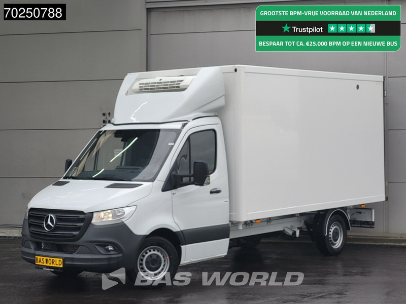 Mercedes-Benz Sprinter 317 CDI Koelwagen Automaat Zijdeur 2025-Model Thermo King V-300max 230v-Stekker 170PK Airco Cruise MBUX CarPlay Euro6 Koel Koele - Chladiarenská dodávka: obrázok 1 Mercedes-Benz Sprinter 317 CDI Koelwagen Automaat Zijdeur 2025-Model Thermo King V-300max 230v-Stekker 170PK Airco Cruise MBUX CarPlay Euro6 Koel Koele - Chladiarenská dodávka: obrázok 1