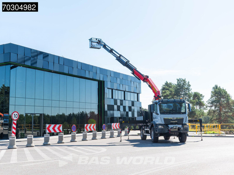 MAN TGM 18.320 4X4 NEW 4x4 Palfinger PK 27002-SH D Crane manbasket Steelsuspension - Valníkový/ Plošinový nákladný automobil, Auto s hydraulickou rukou: obrázok 2 MAN TGM 18.320 4X4 NEW 4x4 Palfinger PK 27002-SH D Crane manbasket Steelsuspension - Valníkový/ Plošinový nákladný automobil, Auto s hydraulickou rukou: obrázok 2