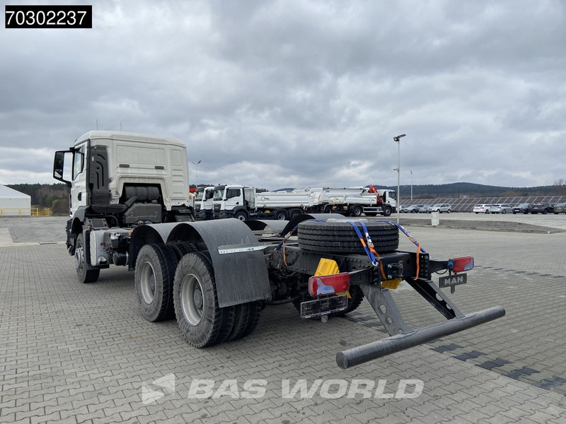 MAN TGS 33.400 6X4 NEW 6x4 chassis Big-Axle Manual Airco EURO 2 - Podvozek s kabinou: obrázok 2 MAN TGS 33.400 6X4 NEW 6x4 chassis Big-Axle Manual Airco EURO 2 - Podvozek s kabinou: obrázok 2