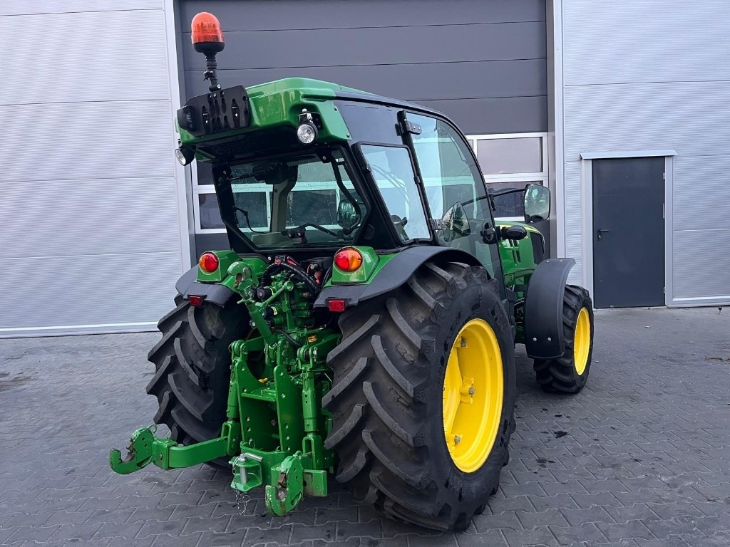 John Deere 5090 GL - Traktor: obrázok 4 John Deere 5090 GL - Traktor: obrázok 4