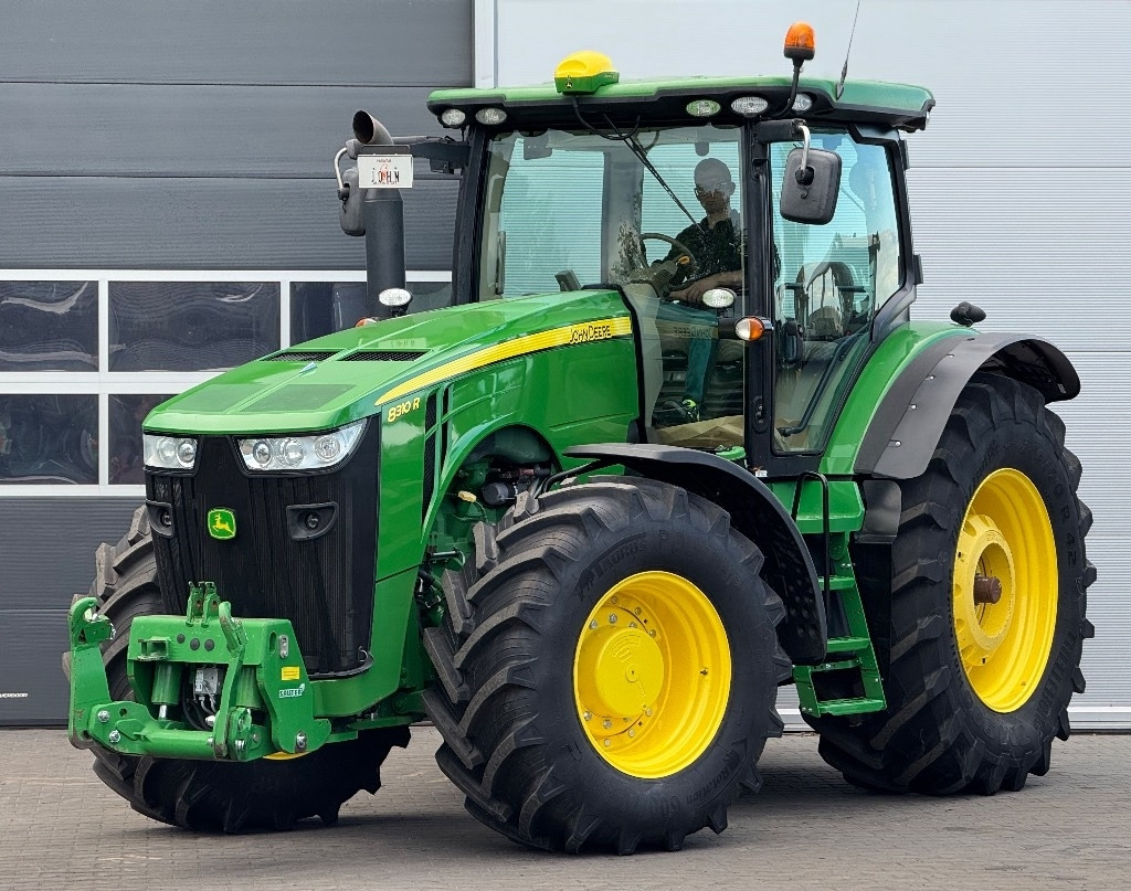 John Deere 8310 R - Traktor: obrázok 2 John Deere 8310 R - Traktor: obrázok 2