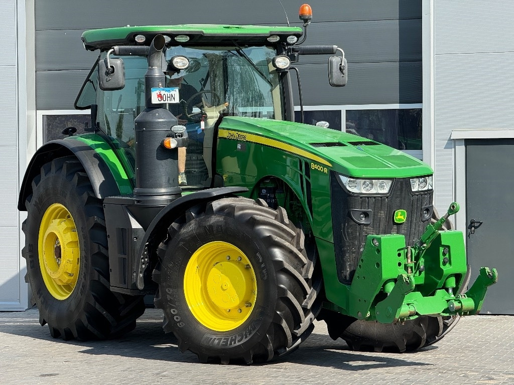 John Deere 8400 R - Traktor: obrázok 2 John Deere 8400 R - Traktor: obrázok 2